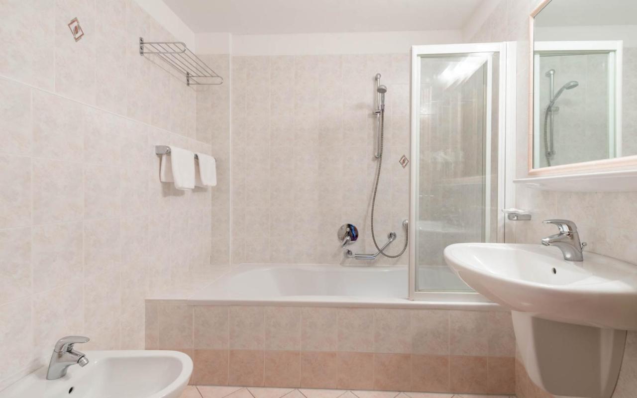 Hotel Kaserhof 3*